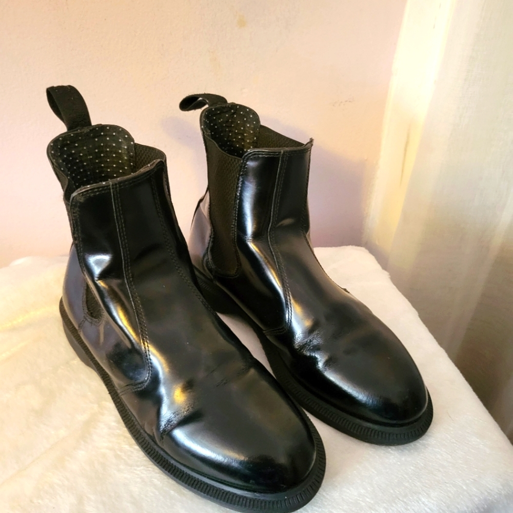 Dr. Martens Flora Patent Leather boot Womens 8 GUC